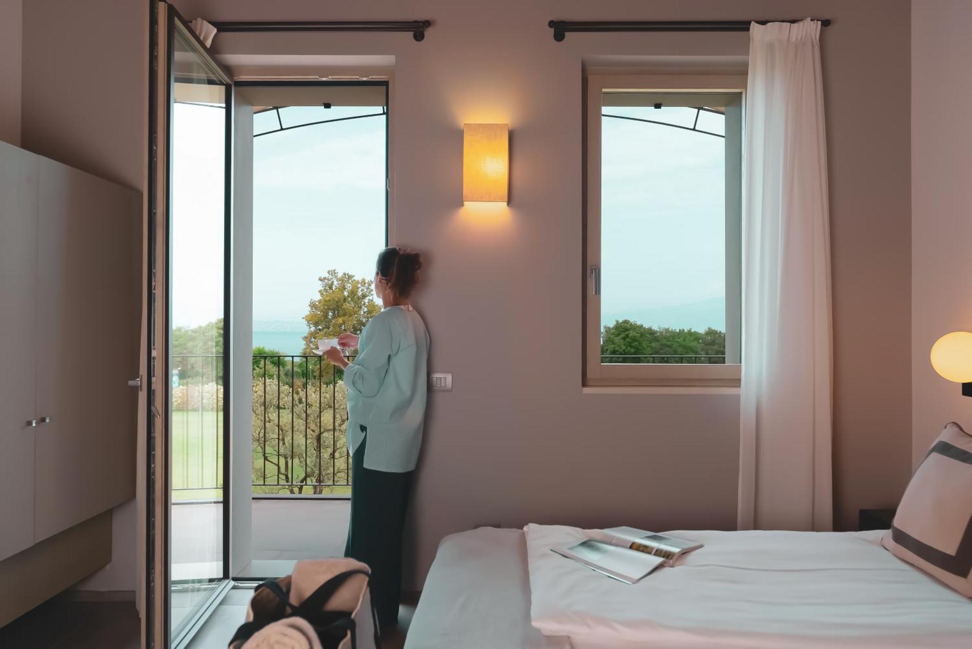 Natiia Relais - Adults Only Otel Lazise Oda fotoğraf