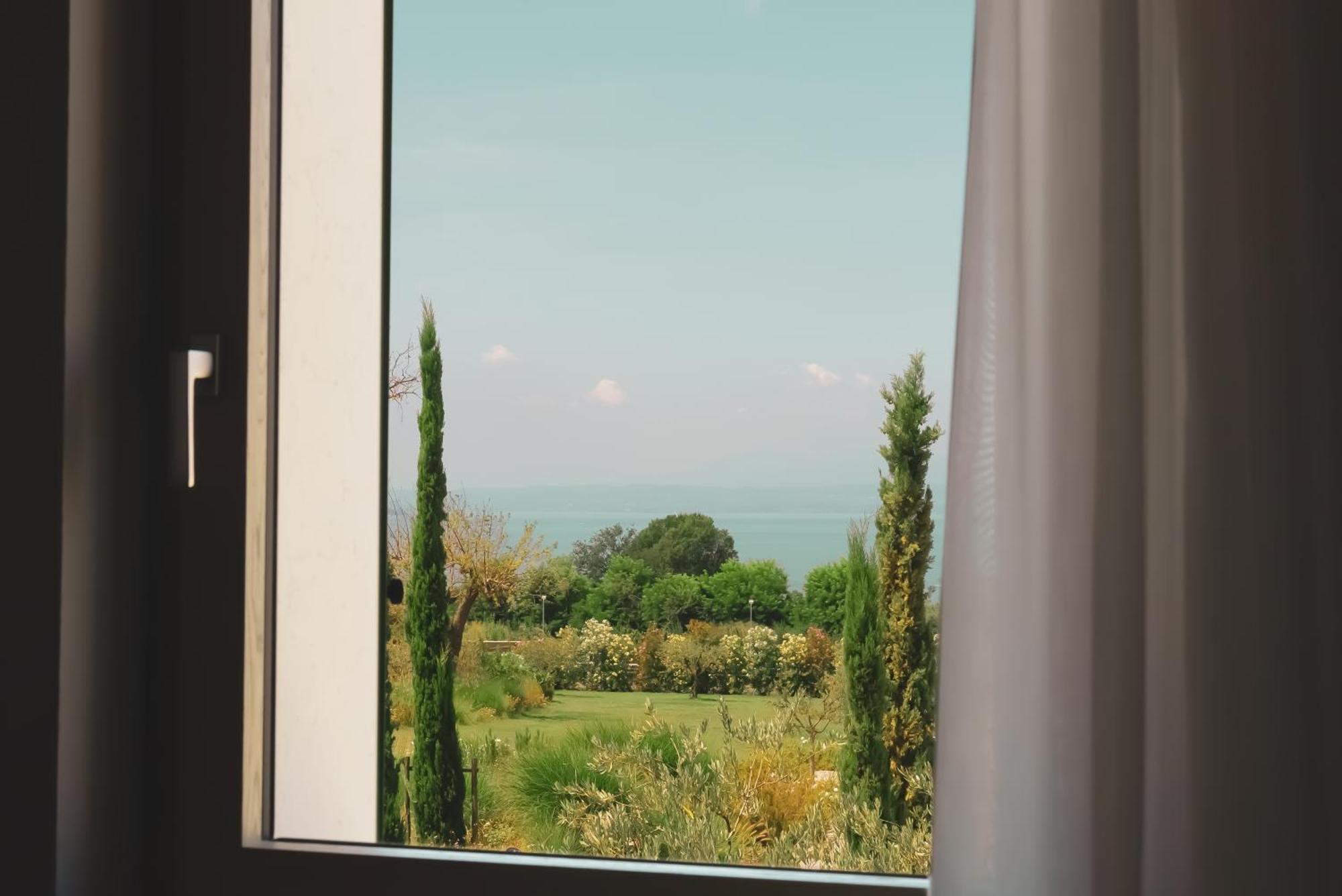 Natiia Relais - Adults Only Otel Lazise Oda fotoğraf