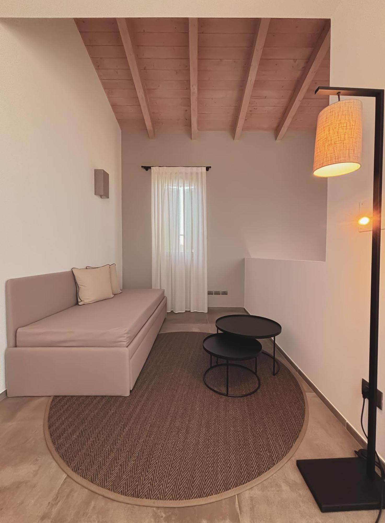 Natiia Relais - Adults Only Otel Lazise Oda fotoğraf